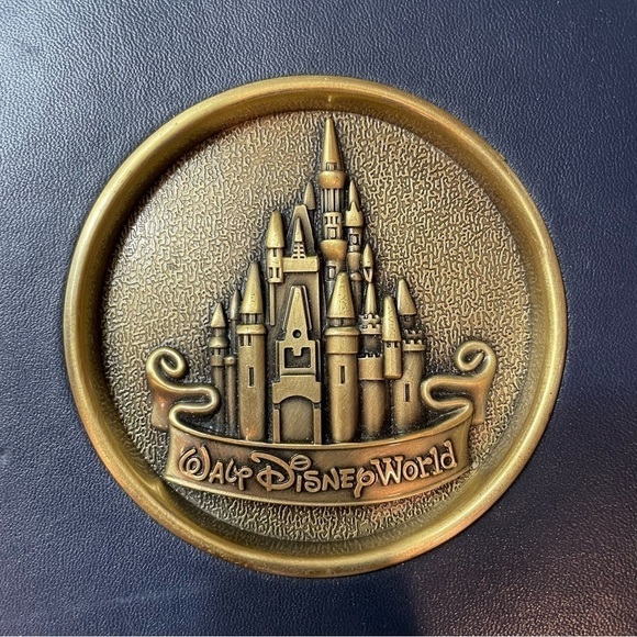 Walt Disney Memories Photo Album Book - Picture 2 of 11